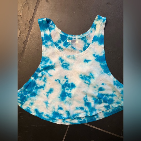 Forever 21 Tops - Forever 21 Women’s Size Medium Turquoise Activewear Crop Top